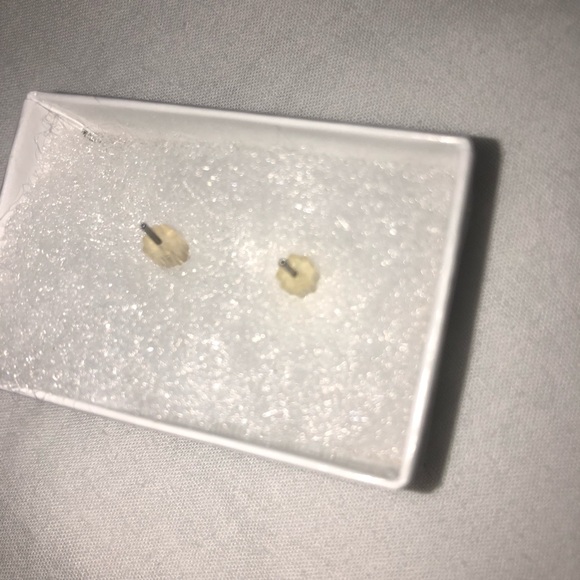 Sterling silver pineapple earrings - Picture 3 of 3